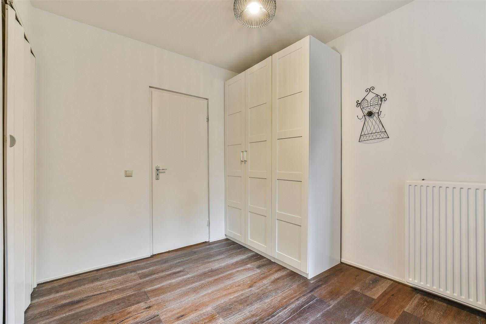 Photo 12 of Vincent van Goghstraat 18-B