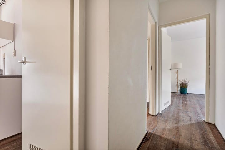 Photo 14 of Vincent van Goghstraat 18-B