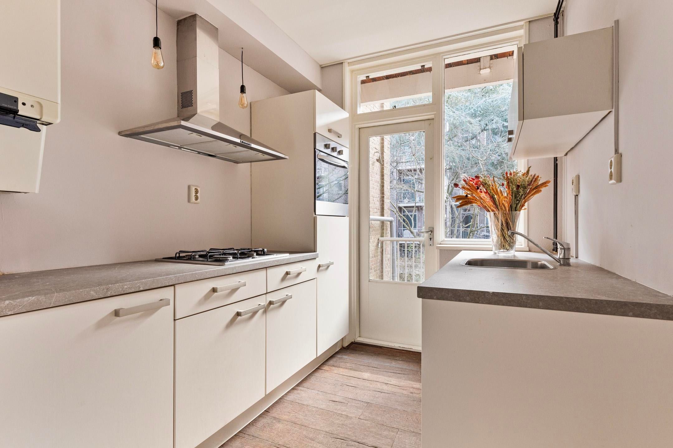 Photo 15 of Vincent van Goghstraat 18-B