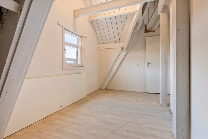 Photo 26 of Vincent van Goghstraat 18-B