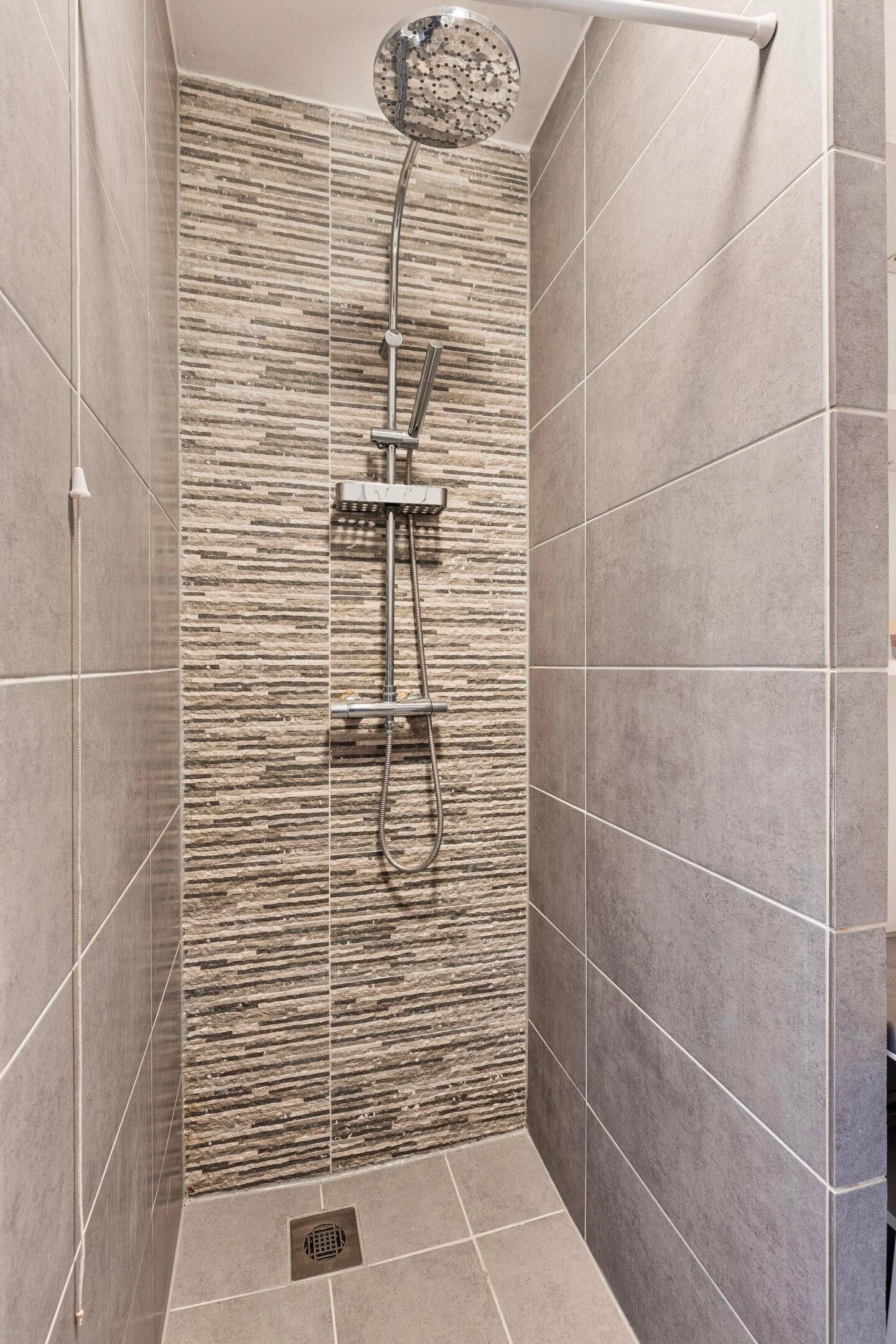 Photo 20 of Vincent van Goghstraat 18-B