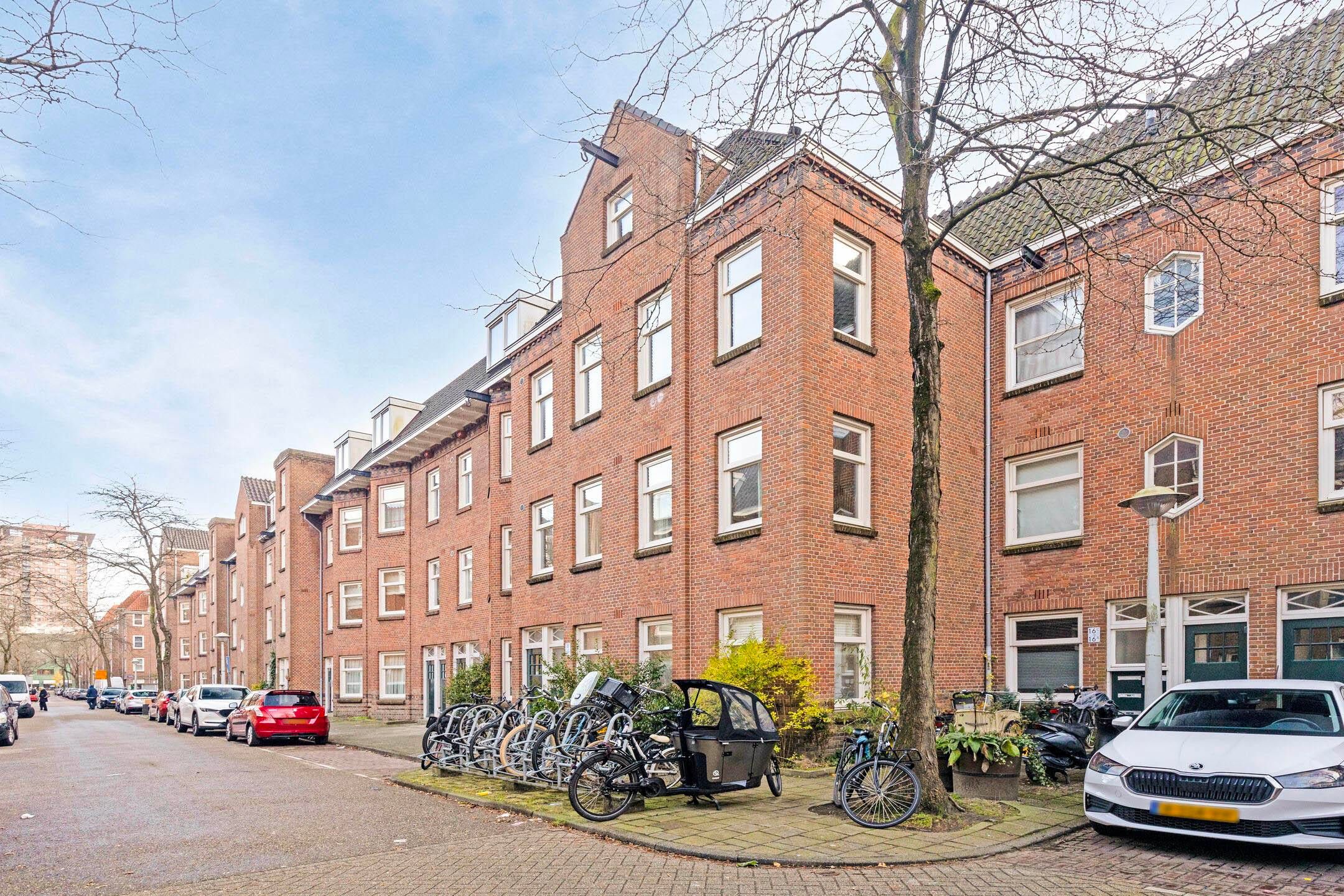 Photo 27 of Vincent van Goghstraat 18-B
