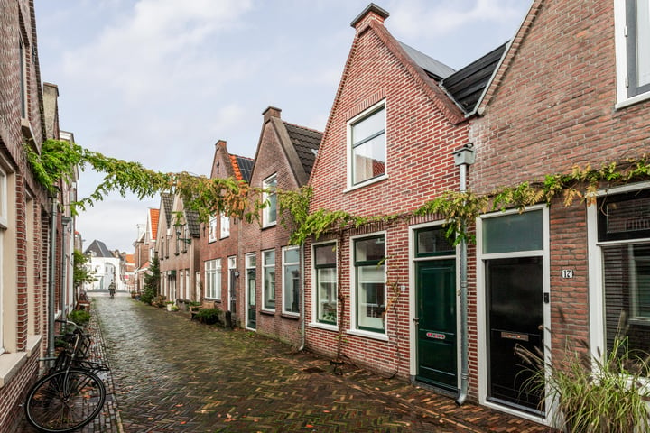 View photo of Oosterburgstraat 15