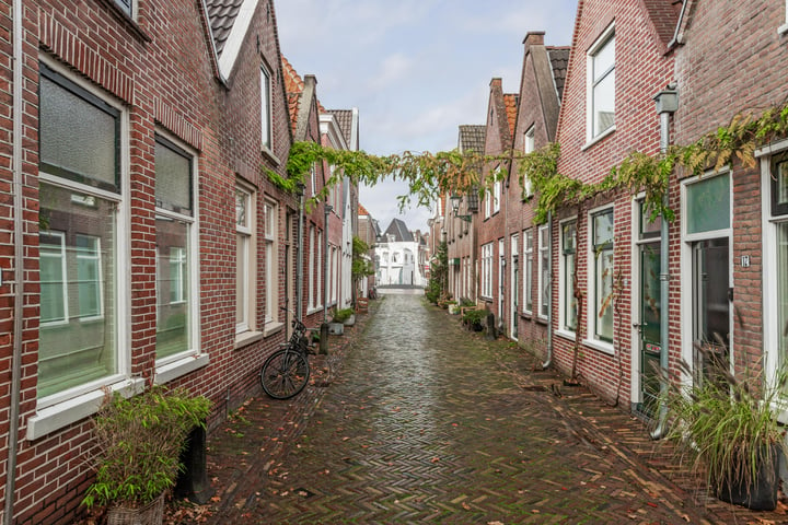 Bekijk foto 4 van Oosterburgstraat 15