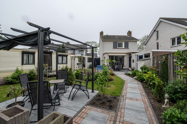 Photo 6 of Van der Helstlaan 27