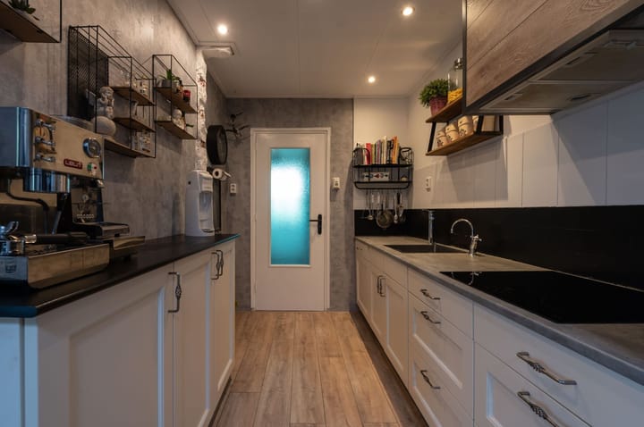 Photo 12 of Van der Helstlaan 27