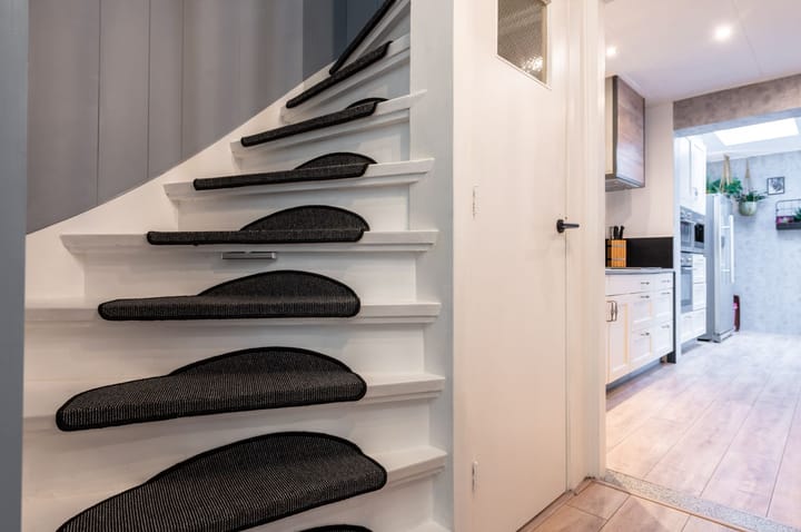 Photo 17 of Van der Helstlaan 27