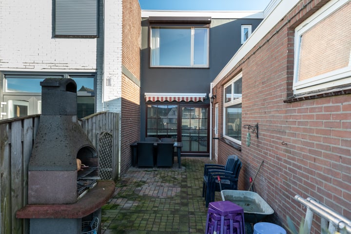 Bekijk foto 31 van Maarten Trompstraat 6