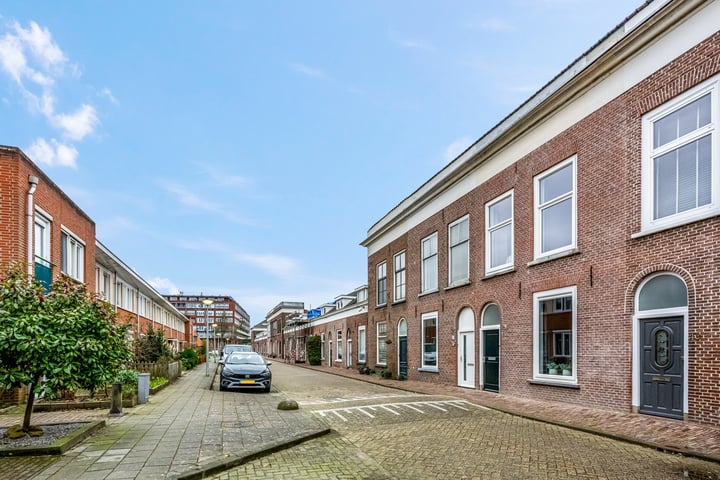 Bekijk foto 2 van Betuwestraat 41