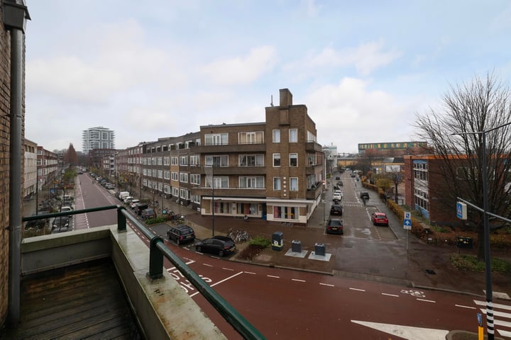 Bekijk foto 12 van Lorentzplein 2-B2