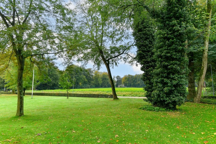 Bekijk foto 40 van Jan van Riebeeckweg 19