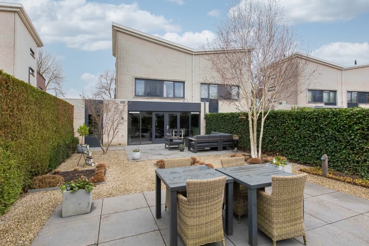 Foto 2 van De Lindenhof 10