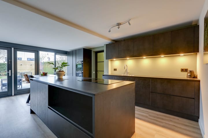 Foto 22 van De Lindenhof 10