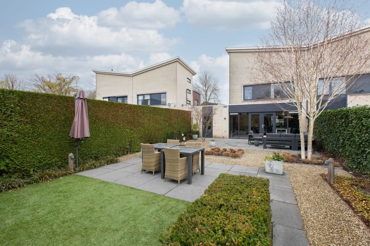 Foto 37 van De Lindenhof 10