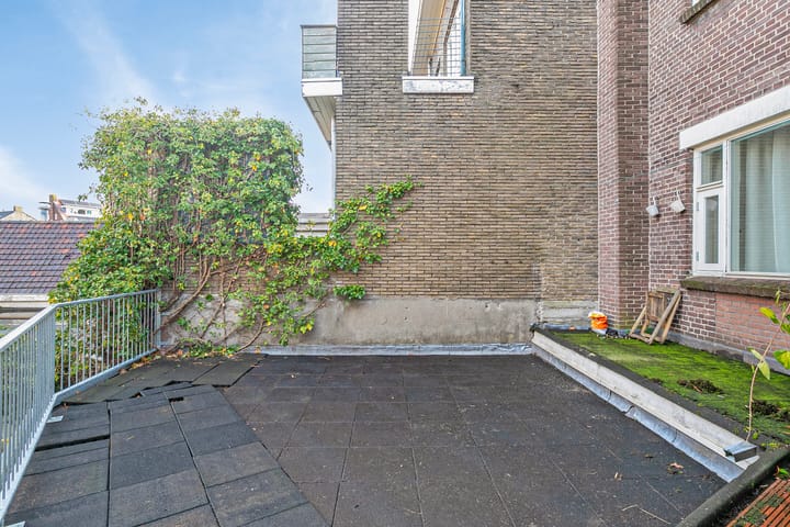 Photo 19 of Adriaen van Ostadelaan 40-A