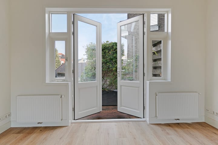 Photo 9 of Adriaen van Ostadelaan 40-A