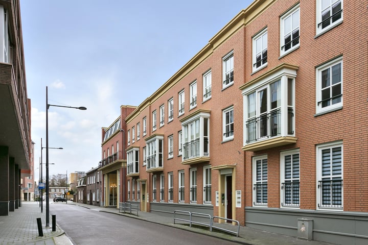 View photo 3 of Kluisstraat 54