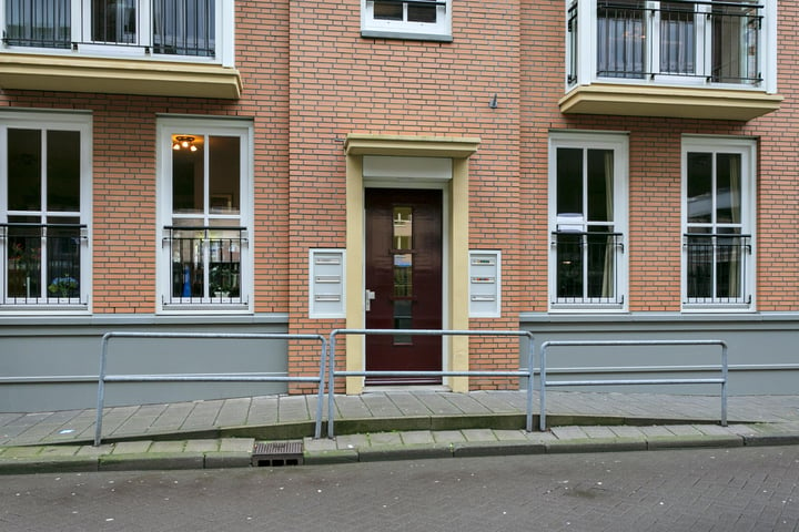 View photo 4 of Kluisstraat 54