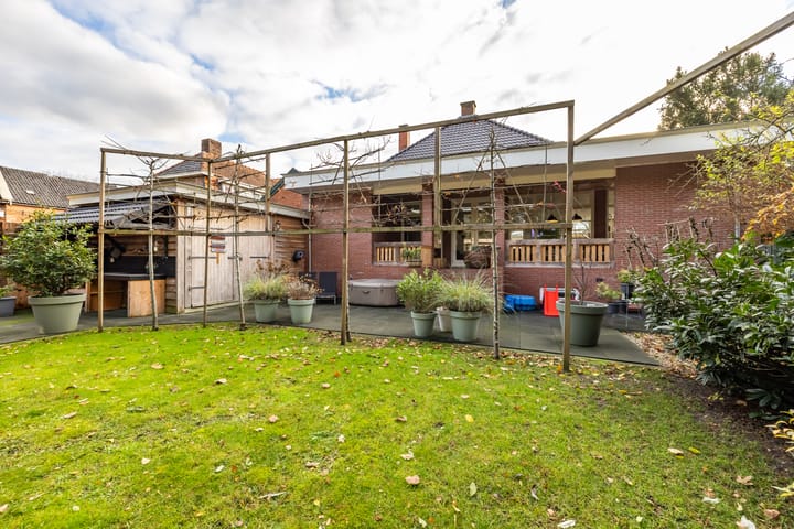 Photo 8 of Meint Veningastraat 77