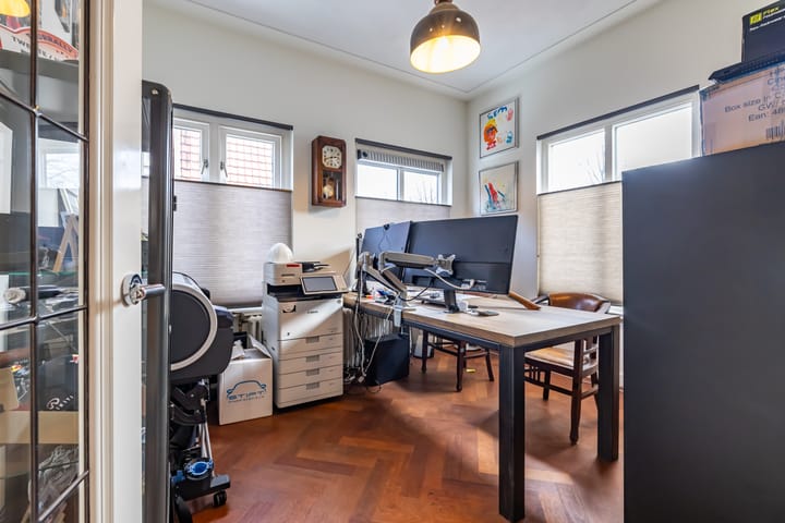 Photo 38 of Meint Veningastraat 77