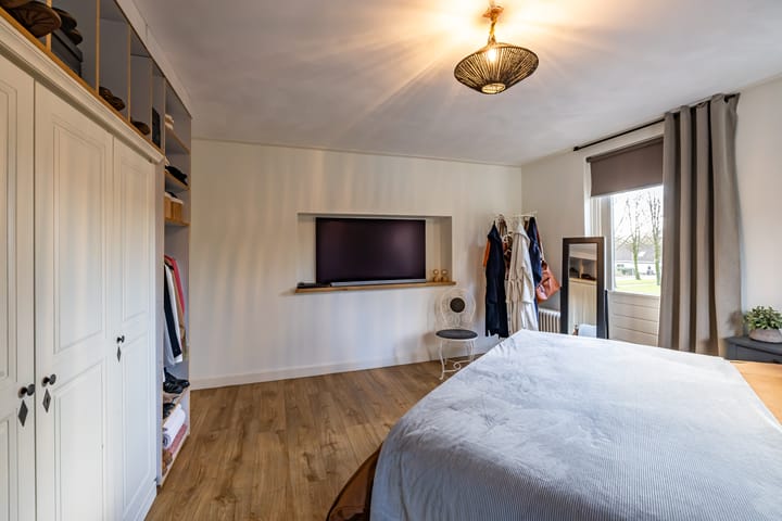 Photo 51 of Meint Veningastraat 77