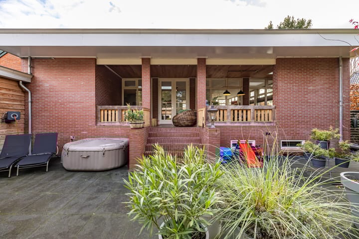 Photo 64 of Meint Veningastraat 77