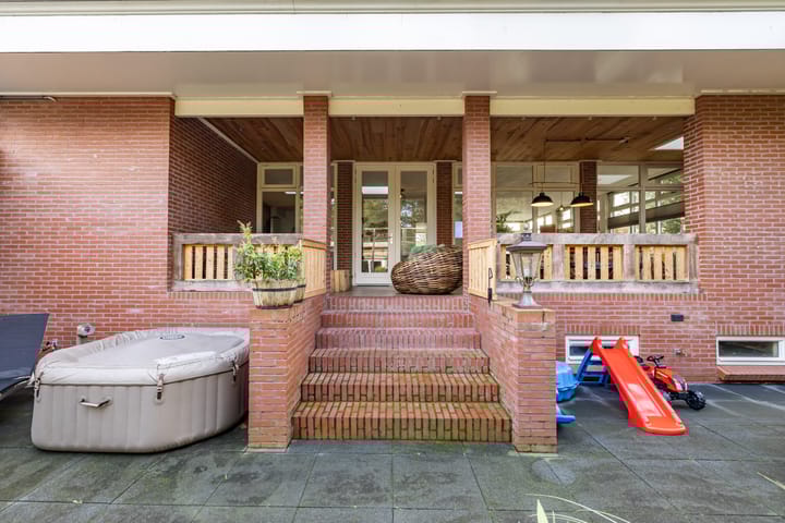 Photo 65 of Meint Veningastraat 77