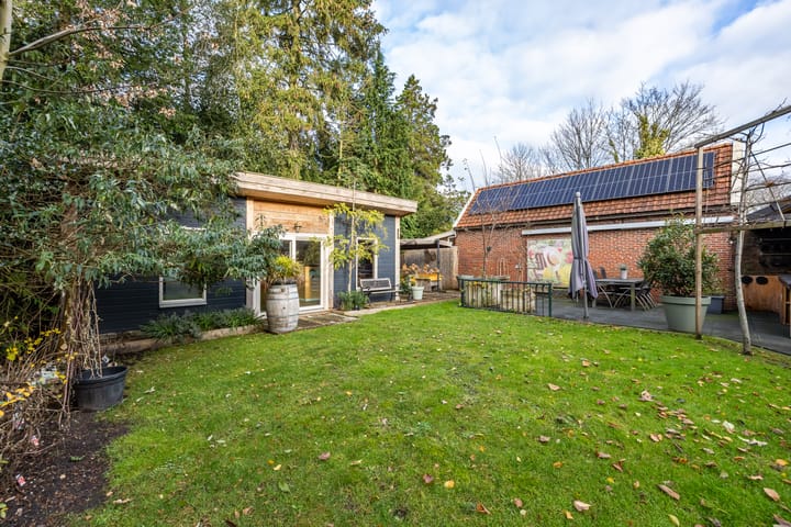 Photo 94 of Meint Veningastraat 77