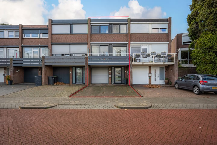 View photo 1 of Chrysantstraat 37