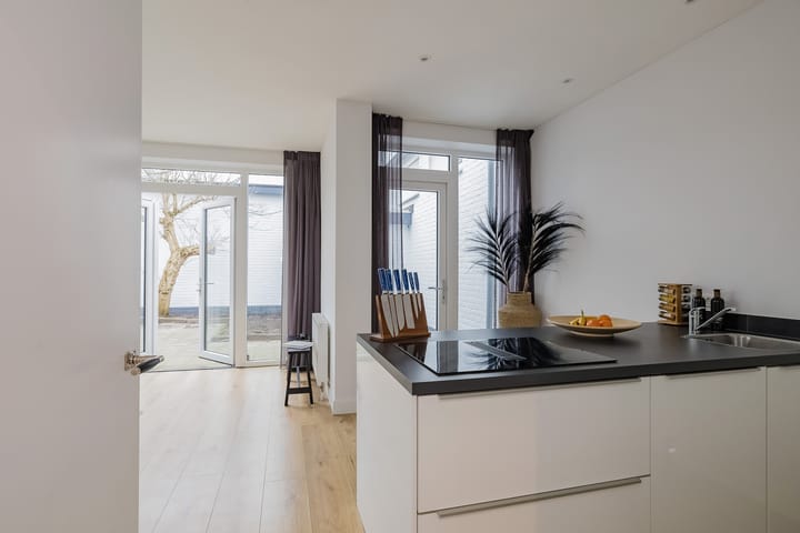 Photo 10 of Kromhoutstraat 58