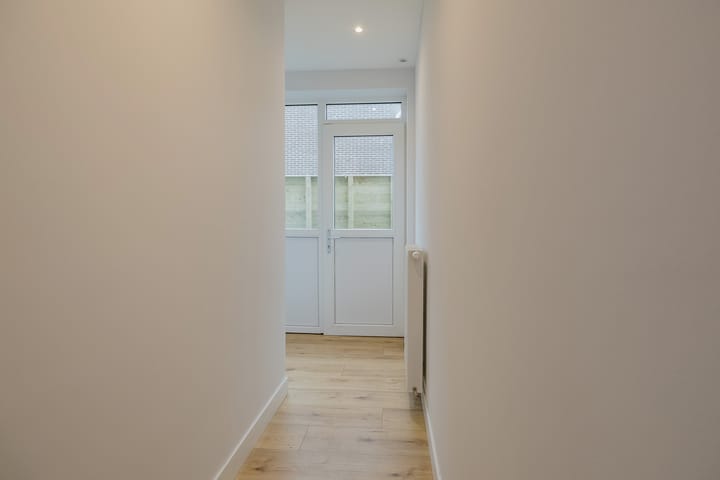 Photo 20 of Kromhoutstraat 58