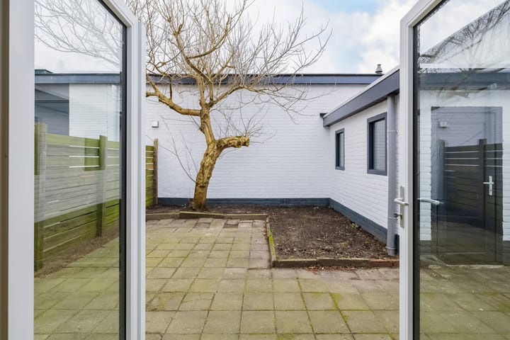 Photo 38 of Kromhoutstraat 58