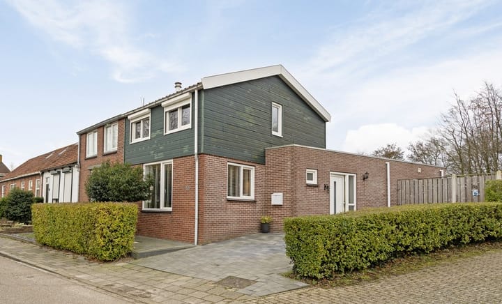 Foto 1 van Nazareth 55