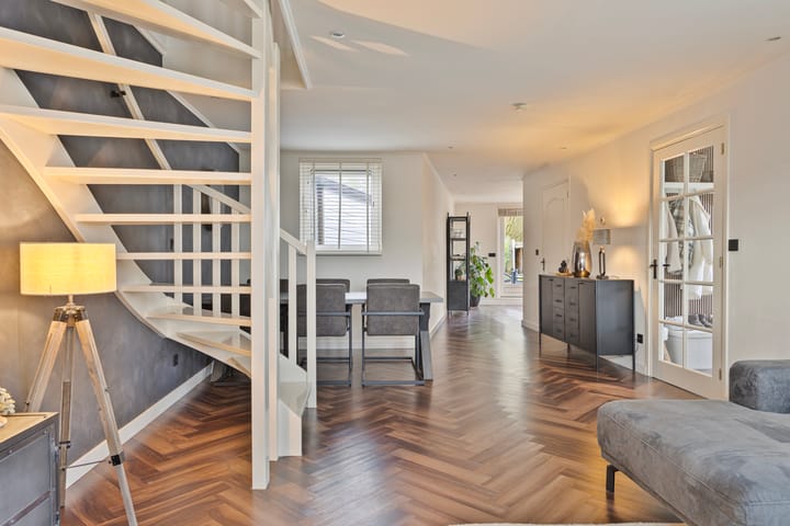 Foto 3 van Nazareth 55