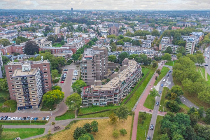 Bekijk foto 38 van Graadt van Roggenstraat 137