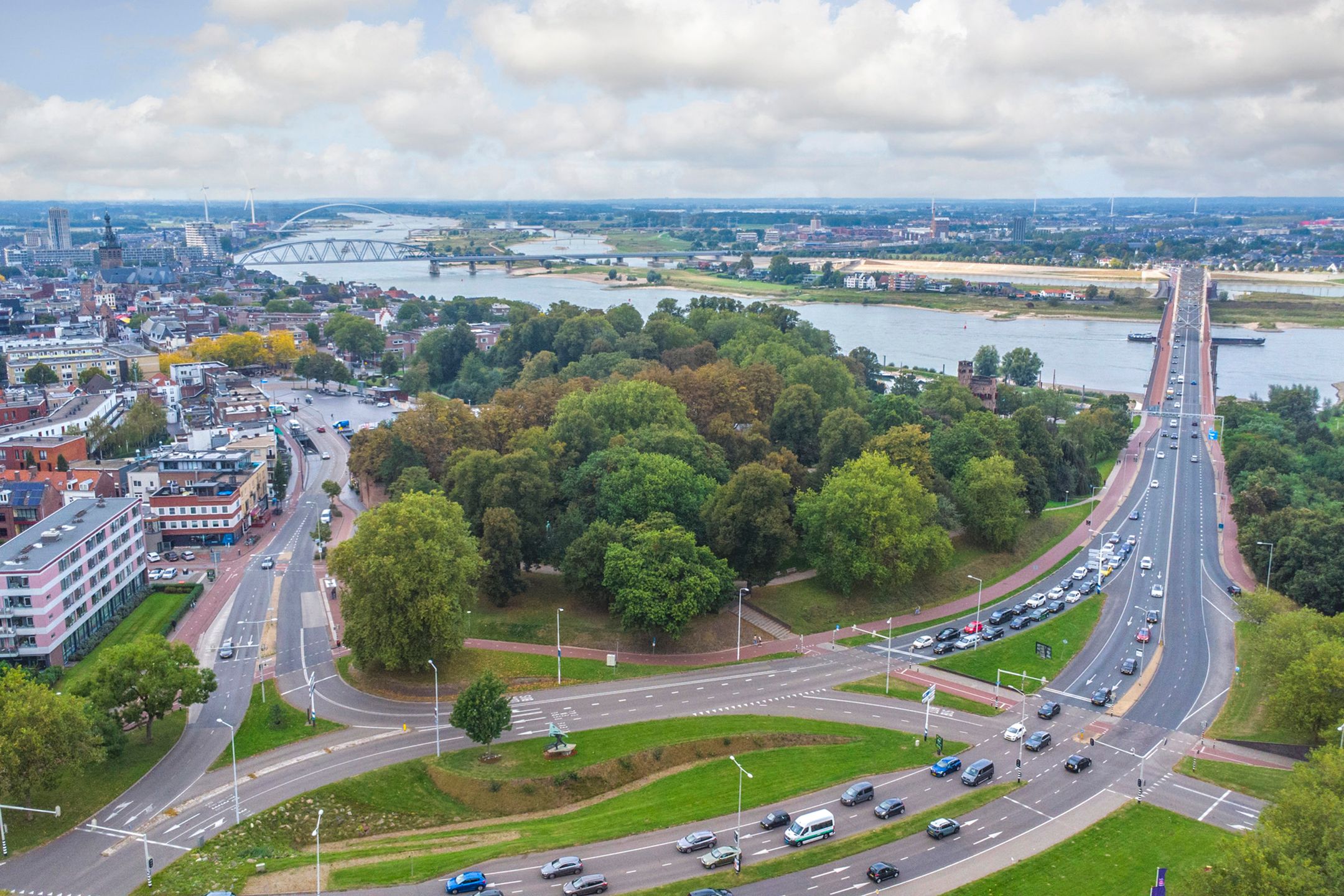 Foto 39 van Graadt van Roggenstraat 137