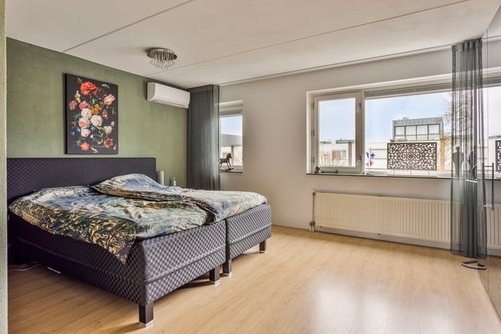 Foto 13 van Weegbree 37