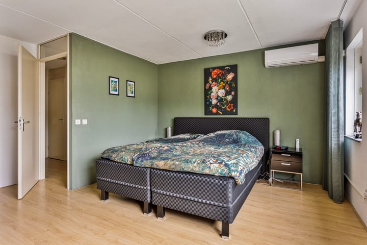 Foto 15 van Weegbree 37