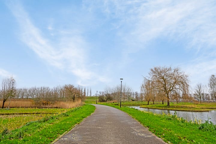 Foto 32 van Weegbree 37