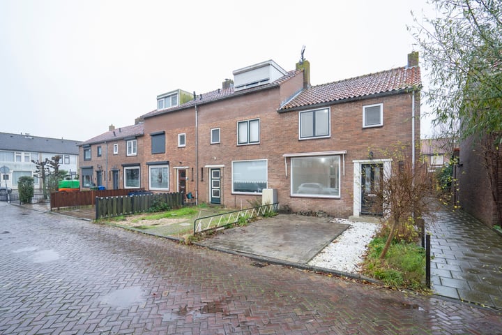 View photo 1 of Douwes Dekkerstraat 10