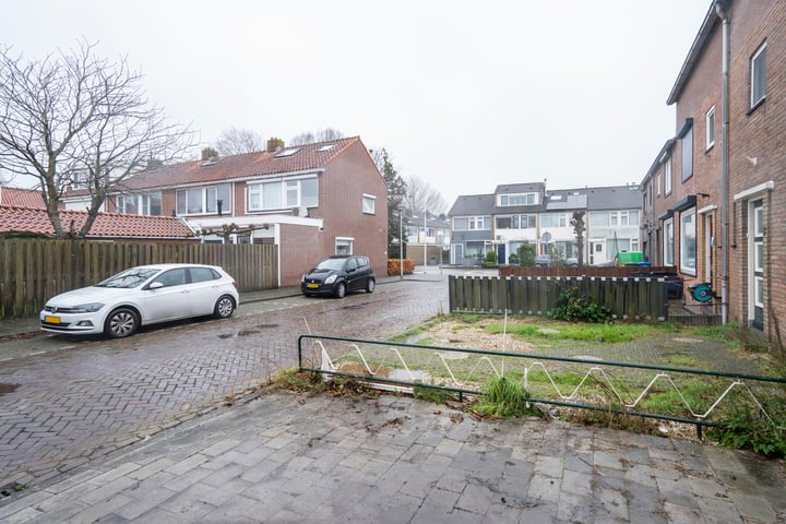 View photo 27 of Douwes Dekkerstraat 10