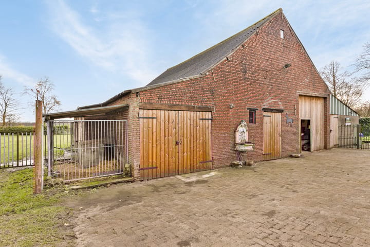 Foto 27 van Mereltjesstraat 10-A