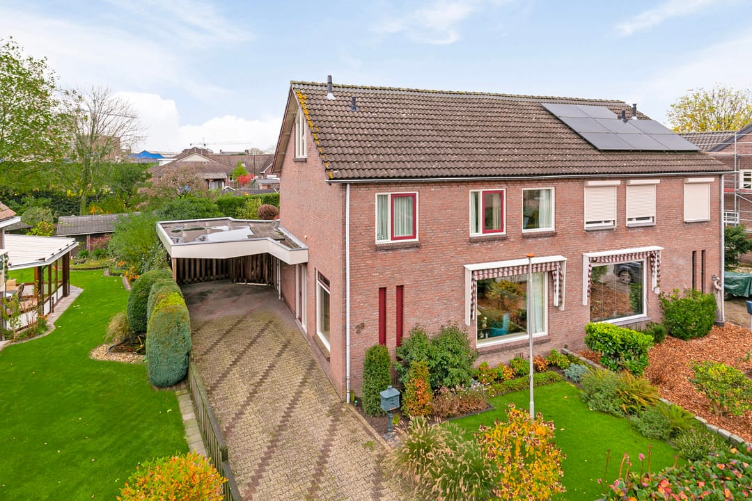 Photo 1 of Zalmstraat 2-B