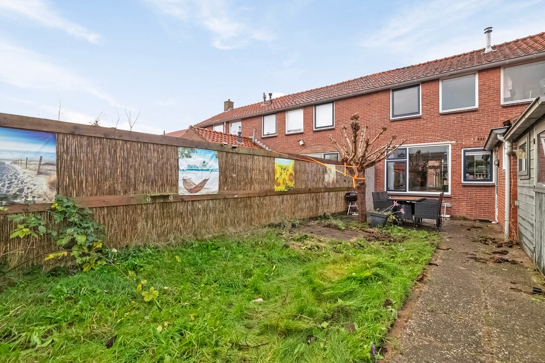 Photo 16 of Tsjerkestrjitte 23