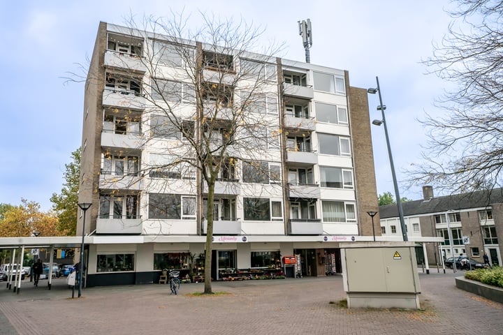 Bekijk foto 3 van Mgr. Leijtenstraat 24