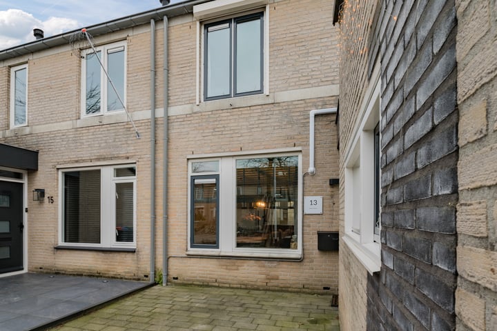 View photo 27 of Mantingestraat 13