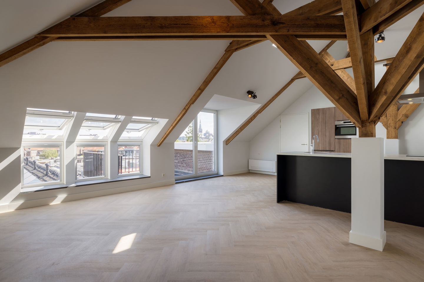 Foto 5 van Veldhovenring 37-05