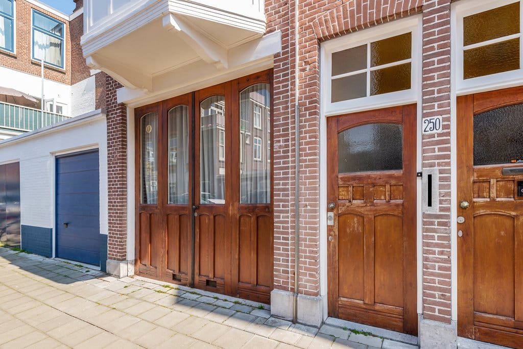 Foto 28 van Van Beverningkstraat 250