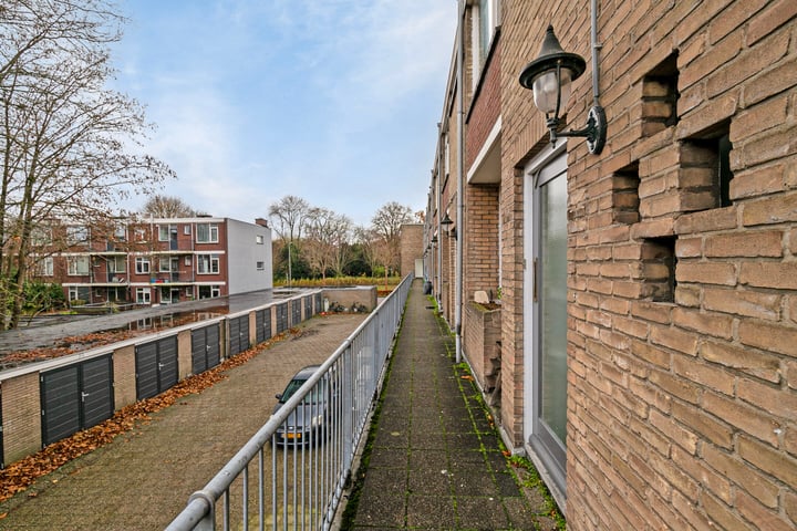 View photo 3 of van Meelstraat 26