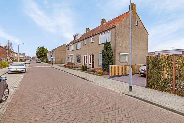 Bekijk foto 3 van Ooststraat 1